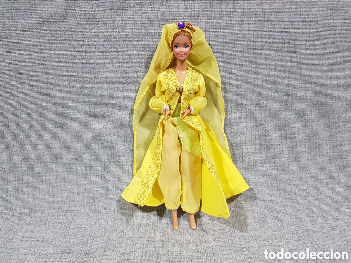 Barbie y Ken: BARBIE TURCA. MU&Ntilde;ECA Y VESTIDO DEL COLECCIONABLE DE RBA -DESCUBRE EL MUNDO CON BARBIE- A&Ntilde;OS 2000
