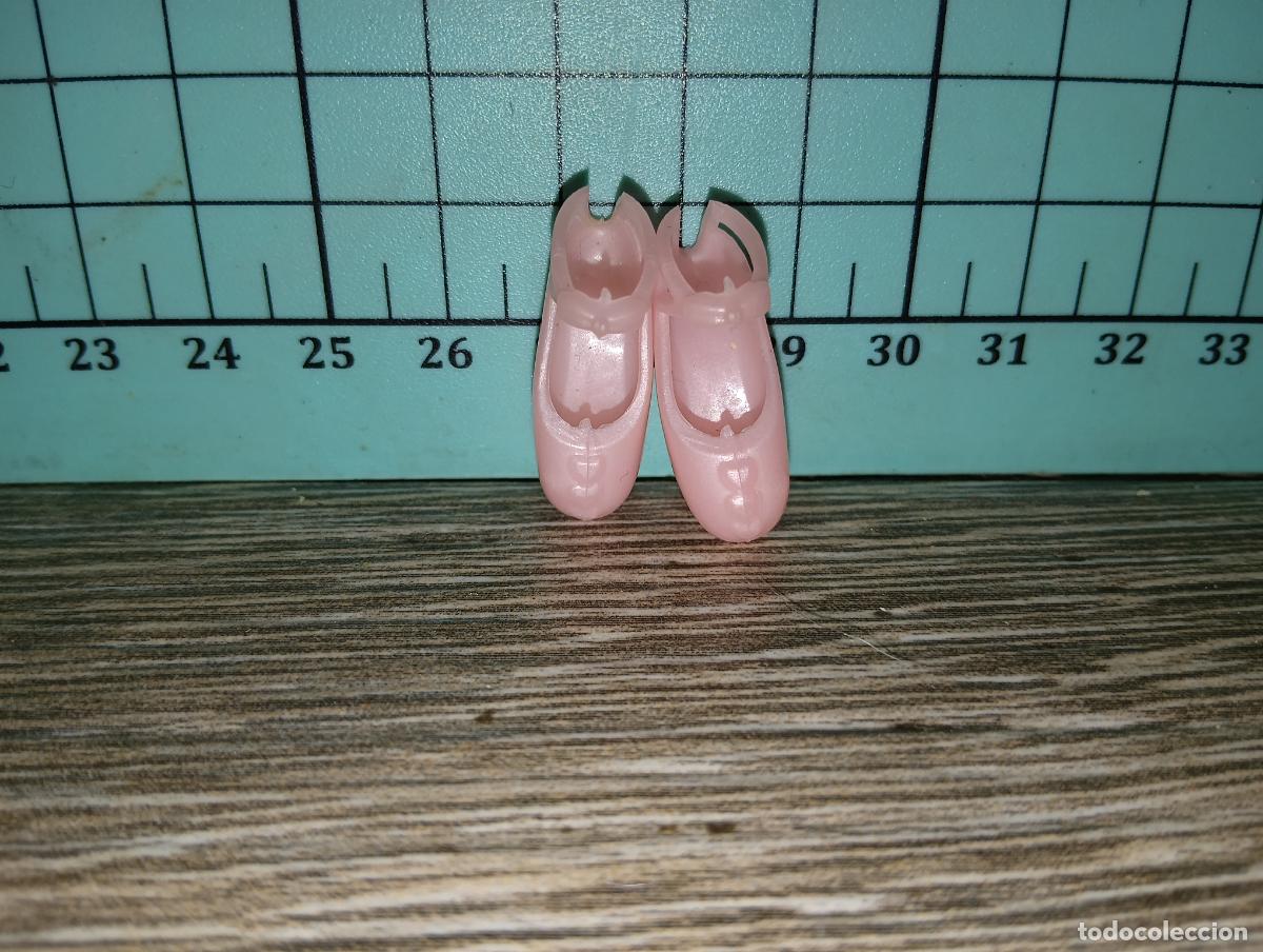 Barbie y Ken: Zapatillas de ballet de mu&ntilde;eca Barbie