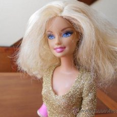 Barbie y Ken: PRECIOSA MUÑECA BARBIE DE MATTEL CON SU ROPA Y ZAPATOS.. Lote 36095427