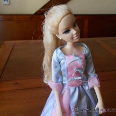 Barbie y Ken: MUÑECA BARBIE DE MATTEL CON BONITO VESTIDO. Lote 37890877
