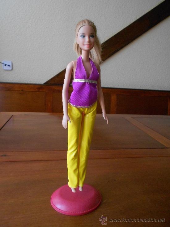 Barbie y Ken: MU&Ntilde;ECA BARBIE MATTEL 2003 - Foto 2