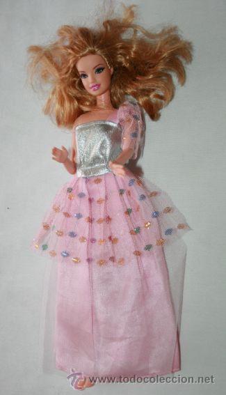 Barbie y Ken: BARBIE DE MATTEL 2005 CON TRAJE - Foto 1