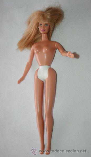 Barbie y Ken: BARBIE DE MATTEL 1998 CON PENDIENTES - Foto 1