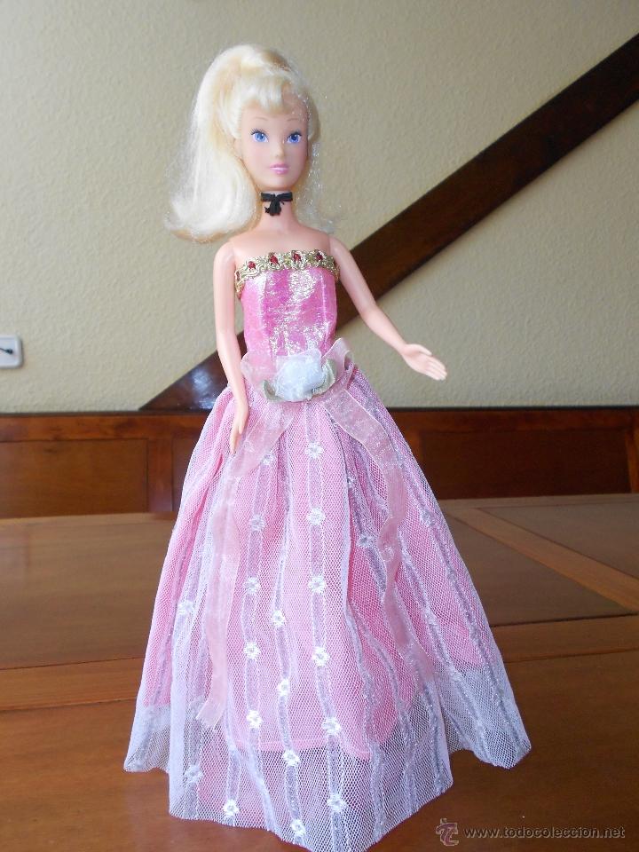 Barbie y Ken: MU&Ntilde;ECA BARBIE DISNEY - Foto 1