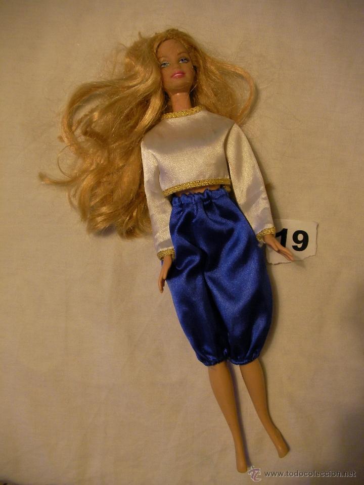 Barbie y Ken: MU&Ntilde;ECA BARBIE CON ROPA - Foto 1