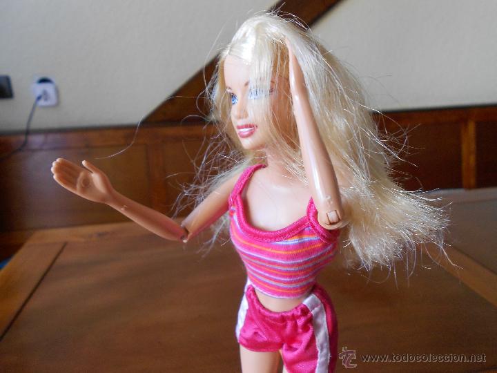 Barbie y Ken: MU&Ntilde;ECA BARBIE DE MATTEL 2005 - Foto 2