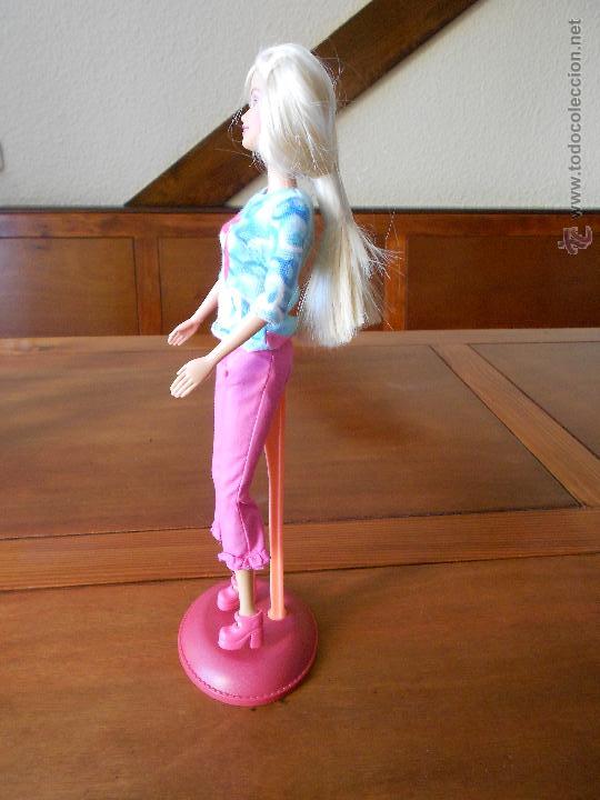 Barbie y Ken: MU&Ntilde;ECA BARBIE DE MATTEL 1999 - Foto 2