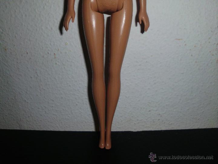 Barbie y Ken: preciosa mu&ntilde;eca barbie con collar - Foto 3