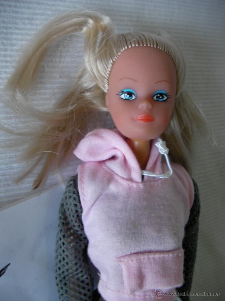 Barbie y Ken: ANTIGUA MU&Ntilde;ECA BARBIE - Foto 2