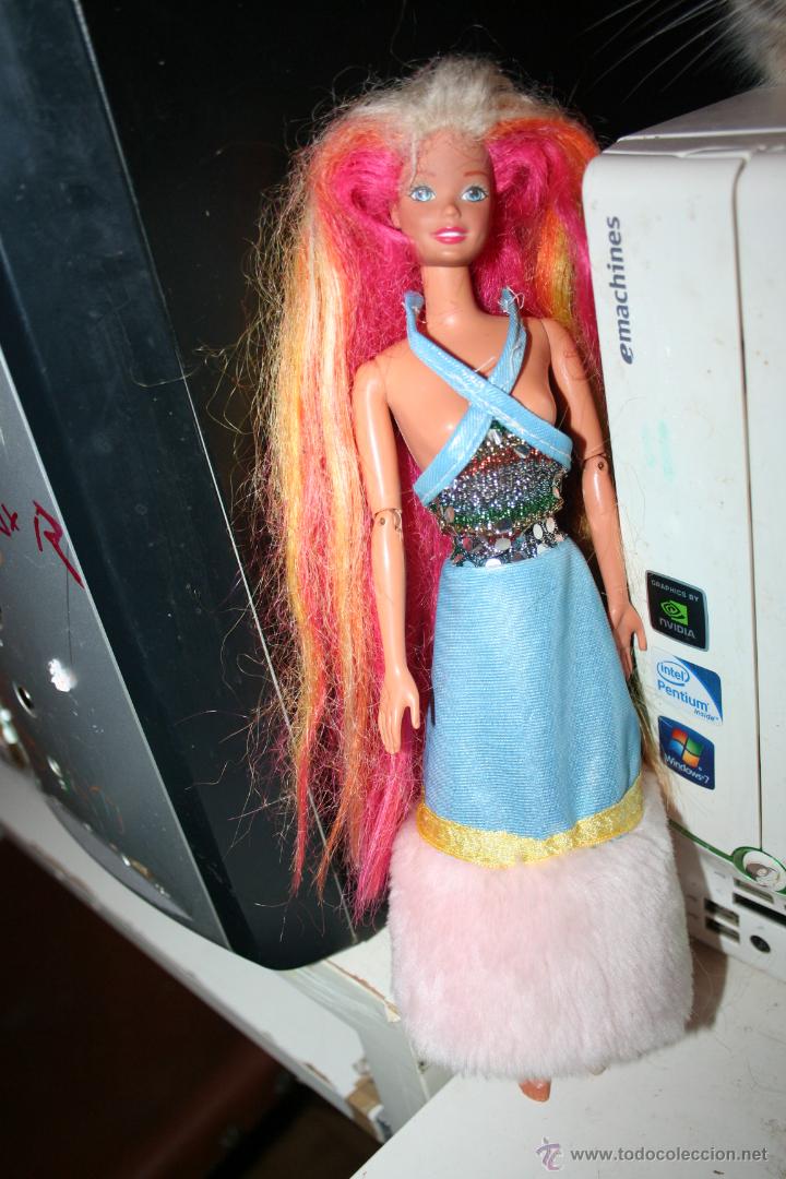 barbie con cabello de colores