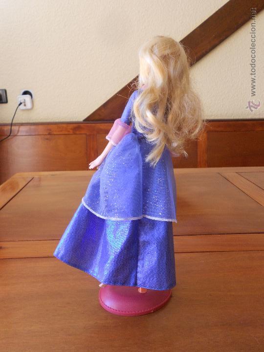 Barbie y Ken: MU&Ntilde;ECA BARBIE MATTEL 2006 CON PESTA&Ntilde;AS - Foto 2