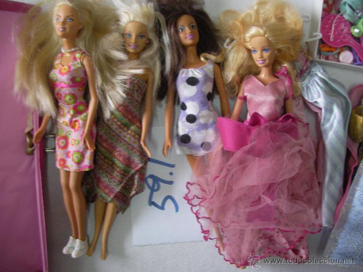 Barbie y Ken: GRAN LOTE BARBIE - MU&Ntilde;ECAS, VESTIDOS, COMPLEMENTOS Y ARMARIO - Foto 3