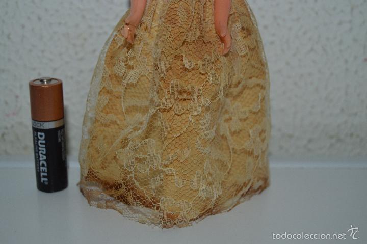 Barbie y Ken: preciosa y antigua mu&ntilde;eca de comunion - Foto 2