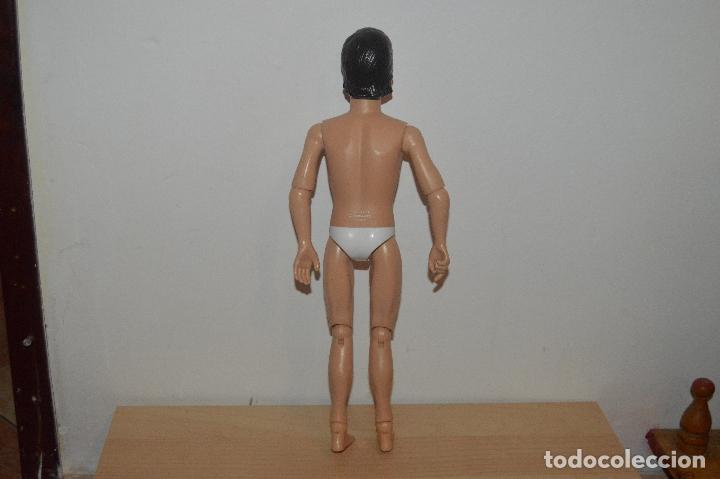 Barbie y Ken: Mu&ntilde;eco Ken articulado - Foto 3