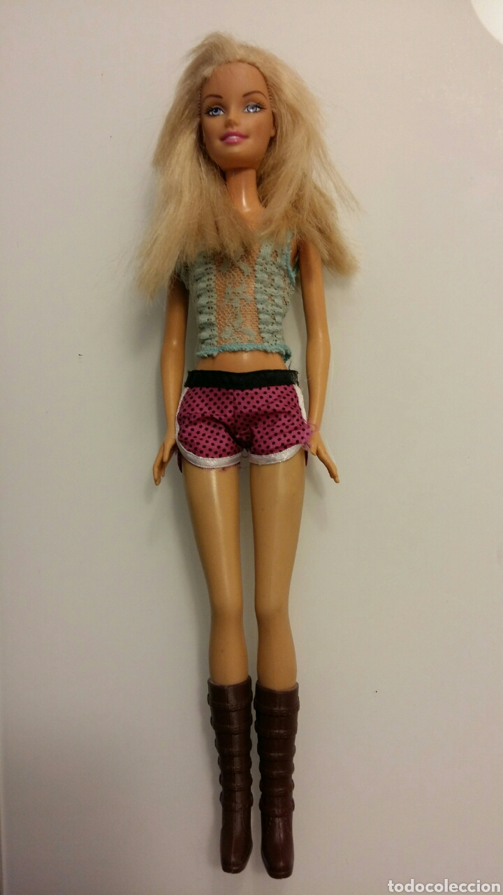 Barbie y Ken: BARBIE. INCLUYE ROPA. - Foto 1