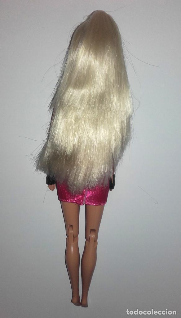 Barbie y Ken: MU&Ntilde;ECA BARBIE ARTICULADA CON ROPA MATTEL - Foto 3