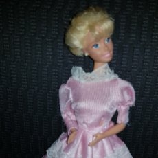 Barbie y Ken: MUÑECA BARBIE PELO