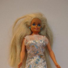Barbie y Ken: (TC-109) MUÑECA BARBIE CUELLO MATTEL 1976 ESPALDA MATTEL INC 1966 CHINA. Lote 112464471
