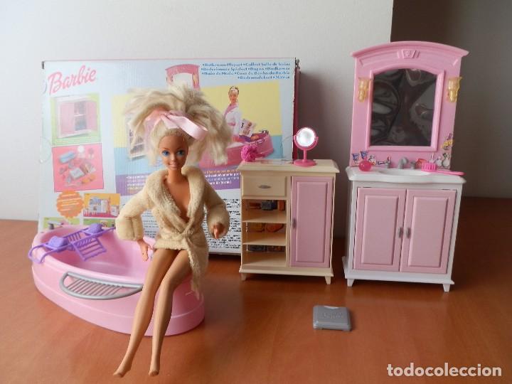 Barbie e Ken: MU&Ntilde;ECA BARBIE + CAJA BAHTROOM DE MATTEL.