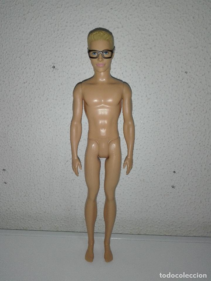 Barbie y Ken: Mu&ntilde;eco ken con gafas - Foto 5