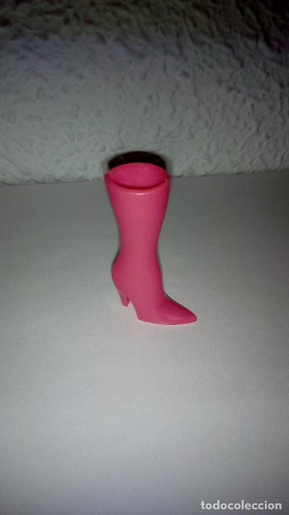 Barbie y Ken: Bota desparejado Barbie - Foto 1