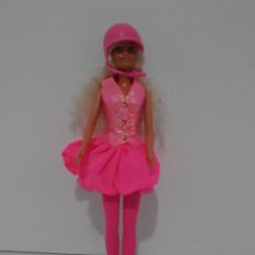 Barbie y Ken: MUÑECA BARBIE MATTEL, VESTIDO Y MALLAS ROSA COMPLEMENTOS, AÑOS 90, MUY BUEN ESTADO