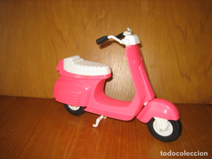 Barbie y Ken: Antigua vespa de Barbie - Foto 7