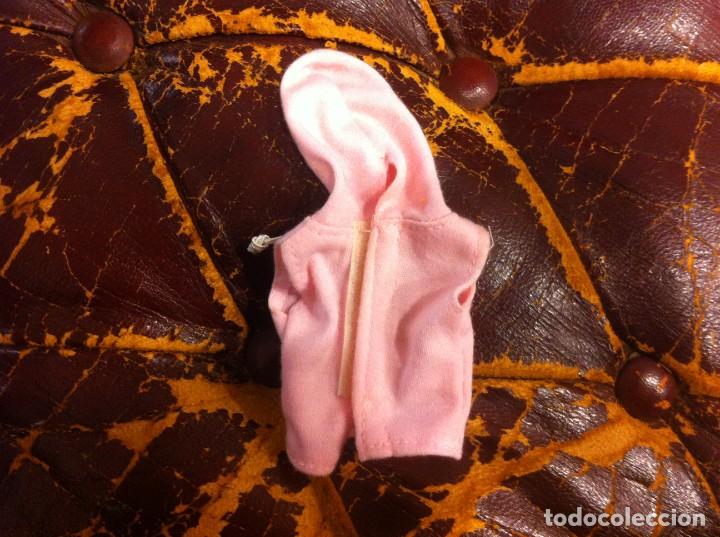 Barbie y Ken: CHANDAL CON CAPUCHA DE MU&Ntilde;ECA SIN MARCA. - Foto 1
