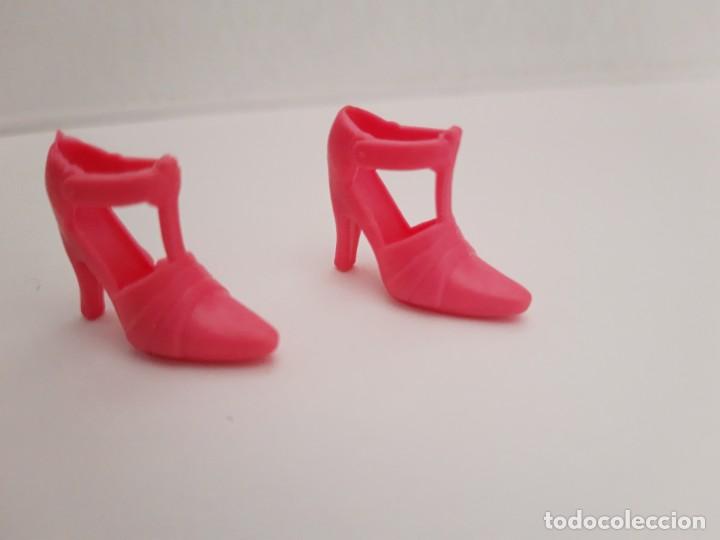 Barbie y Ken: Zapatos Rosas Barbie - Foto 1