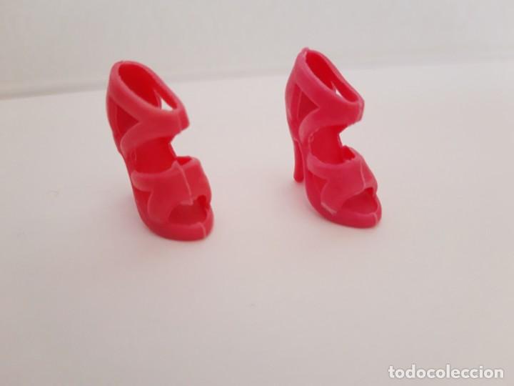 Barbie y Ken: Zapatos Rosas Barbie - Foto 1