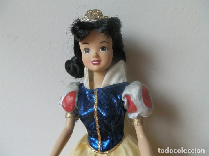 Barbie y Ken: MU&Ntilde;ECA BARBIE BLANCANIEVES DISNEY . - Foto 2