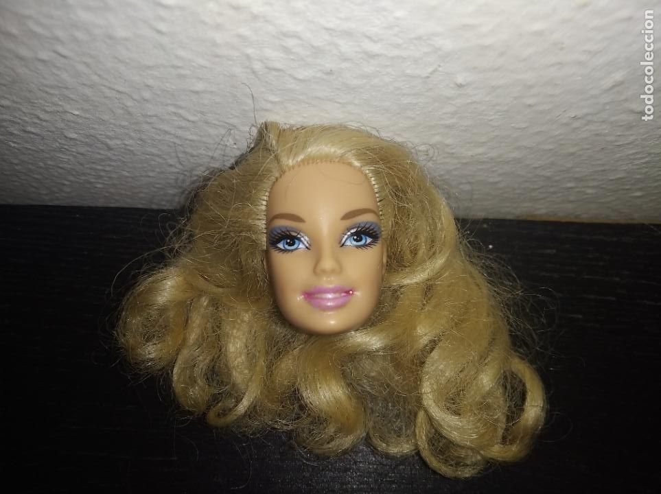 Barbie y Ken: Cabeza de mu&ntilde;eca Barbie - Foto 1