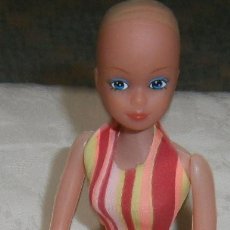 Barbie y Ken: MUÑECA SIMILAR BARBIE SIN PELO. Lote 199250445