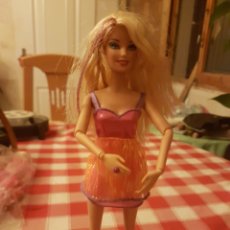 Barbie y Ken: BARBIE AÑO 1998, SELLADA MADE IN CHINA, CON SU TRAJE Y ZAPATOS.