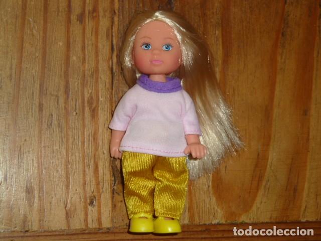 Barbie y Ken: Mu&ntilde;eca tipo Shelly. Simba - Foto 1