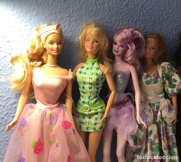 Barbie y Ken: Grupo de mu&ntilde;ecas Barbies . - Foto 3