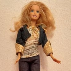 Barbie y Ken: MUÑECA BARBIE MATTEL 1999 ROPA PANTALON VAQUERO CHAQUETA Y CAMISA. Lote 215839017