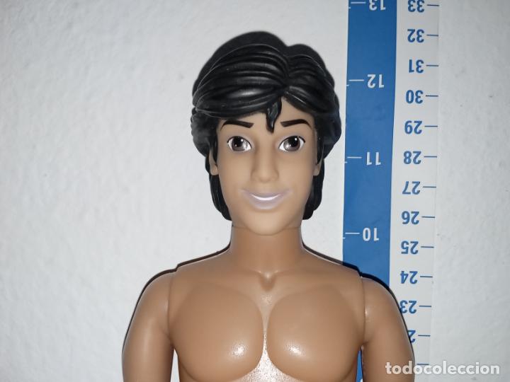 Barbie y Ken: Mu&ntilde;eco Ken Aladdin disney - Foto 1