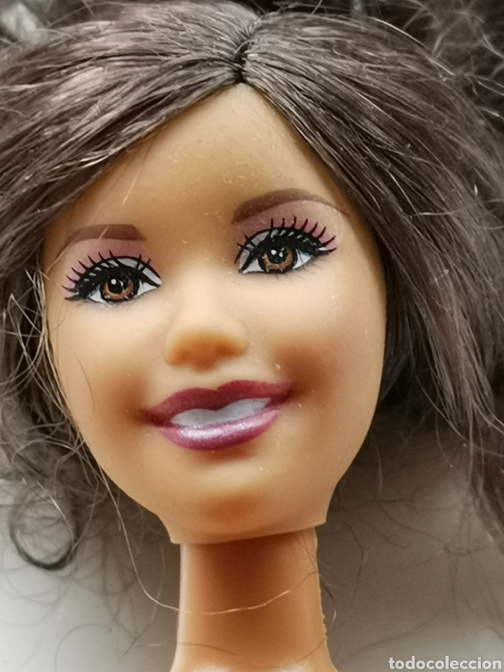 Barbie y Ken: Mu&ntilde;eca Barbie de Mattel del 2001, y 2007 en el cuello - Foto 2