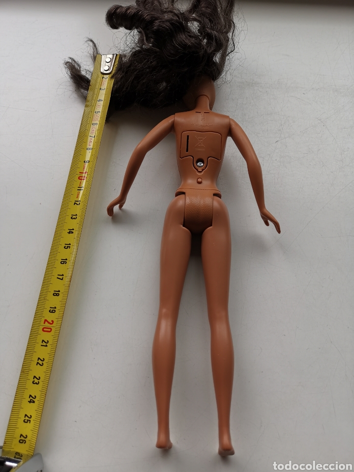 Barbie y Ken: Mu&ntilde;eca Barbie de Mattel del 2001, y 2007 en el cuello - Foto 5