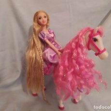 Barbie y Ken: MUÑECA RAPUNCEL Y CABALLO DISNEY CON LARGA TRENZA