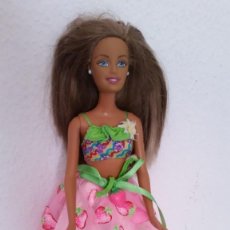 Barbie y Ken: BARBIE COM MATTELINC. 1998 Y NO CUERPO MARCA 202 MATTEL INDONESIA