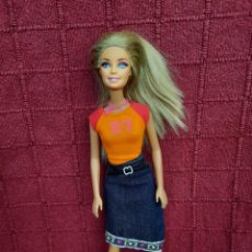 Barbie y Ken: MUÑECA BARBIE MATTEL MARCADA EN LA NUCA 1998 Y EN LA ESPALDA 2009, //BRATZ//MONSTERS//