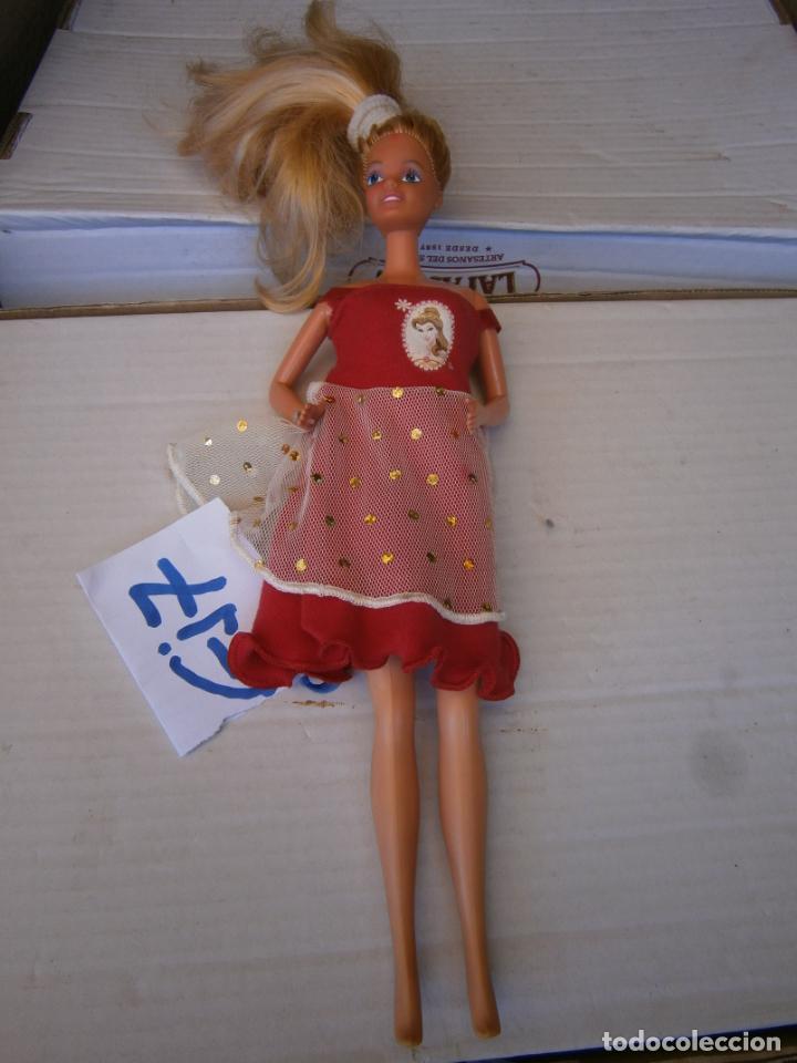 Barbie y Ken: ANTIGUA MU&Ntilde;ECA BARBIE - Foto 1