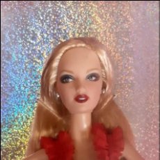 Barbie y Ken: MUÑECA BARBIE GO RED EN CAJA EXCLUSIVA COLECCIÓN