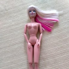 Barbie y Ken: BARBIE ARTICULADA PELO CON MECHAS