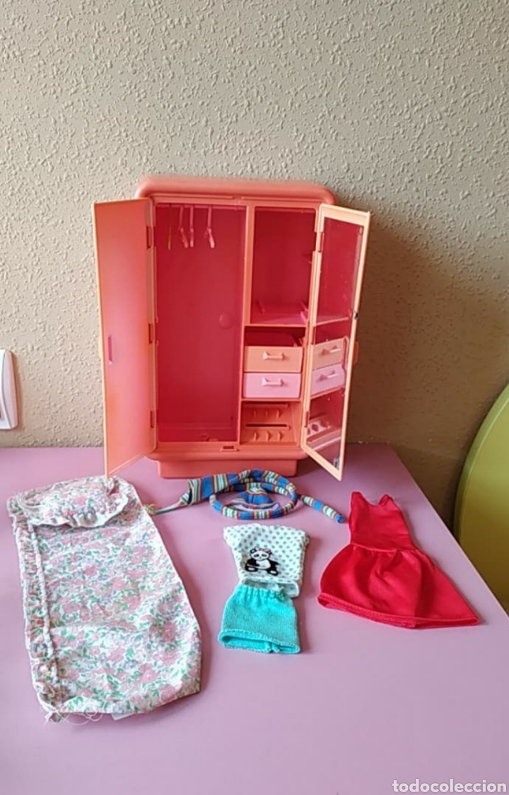 Barbie y Ken: Armario Barbie +ropa - Foto 1