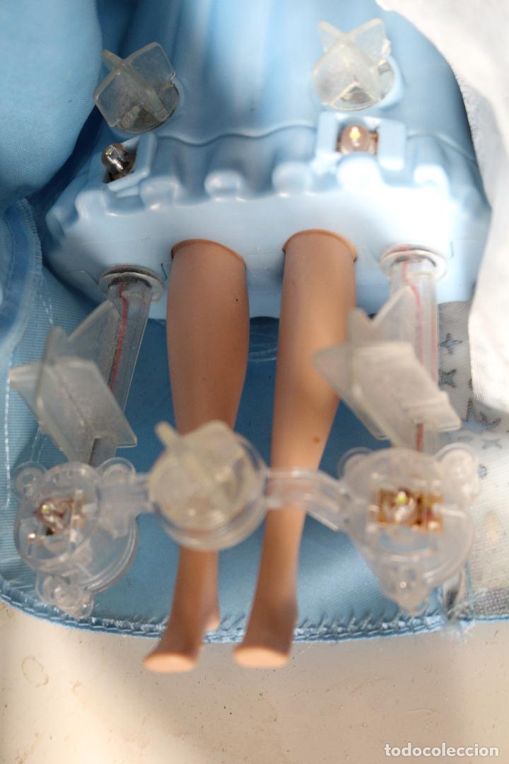 Barbie y Ken: Mattel Barbie Doll 2011 - Foto 3