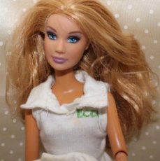 Barbie y Ken: BARBIE 1999 MATTEL , NO SE SI EL TRAJE LE CORRESPONDE. Lote 276923558