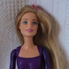 Barbie y Ken: BARBIE MATTEL , CON UN MECHON ROSA. Lote 278976618